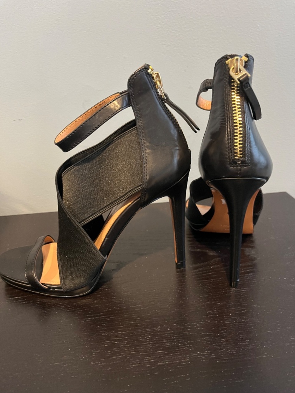 NEW Vince Camuto Signature Black Strappy Heels Size 6.5/36.5 - Picture 2 of 4